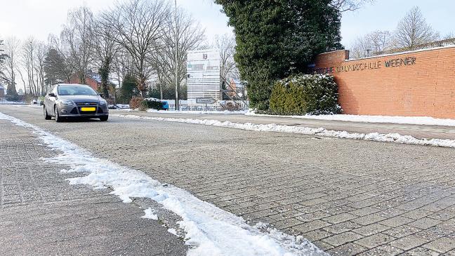 Weg frei für Zebrastreifen vor Schulgebäuden