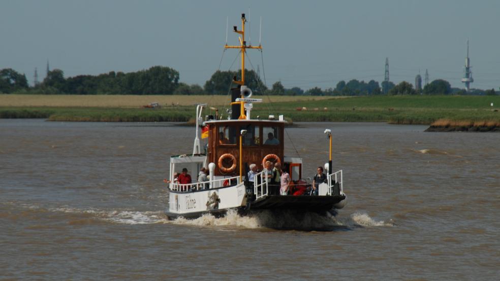 Die Emsfähre pendelt wieder zwischen Ditzum und Petkum. © Hanken (Archiv)