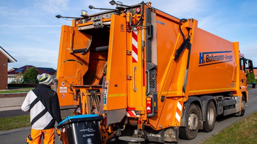 Die Anfang Februar ausgefallenen Termine für die Leerung der Blauen Tonne im Rheiderland werden am Sonnabend nachgeholt. © dpa