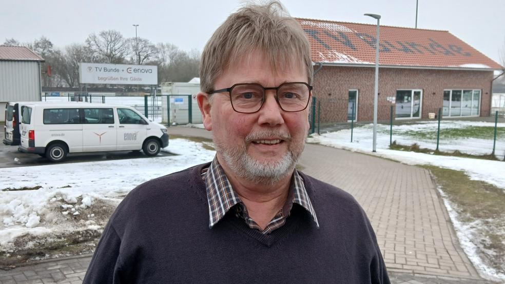 Wilhelm Timmer kann beim TV Bunde auf ein Vereinsgelände blicken, »das im Landkreis seinesgleichen sucht«, wie er sagt. © Born