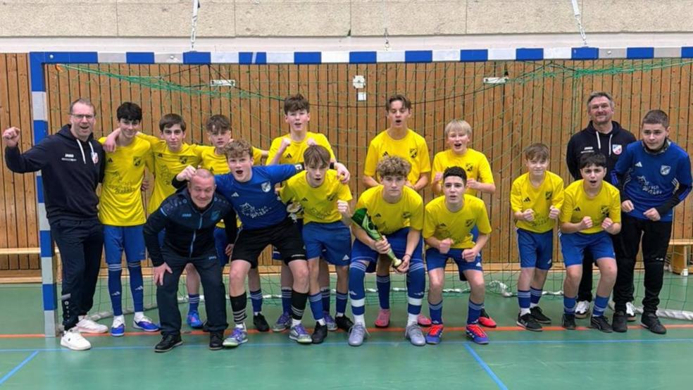 Die C-Jugend des TuS Weener gewann sowohl den Klingele- als auch den Konken-Cup. © privat