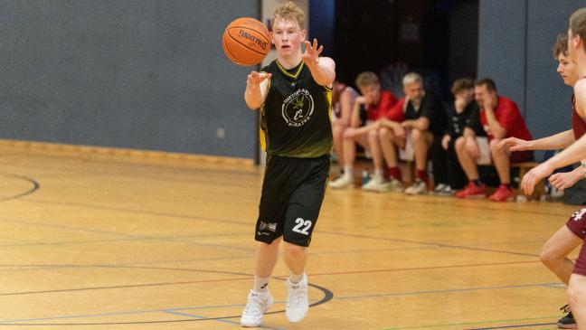 TuS-Basketballer feiern Coup bei Spitzenreiter