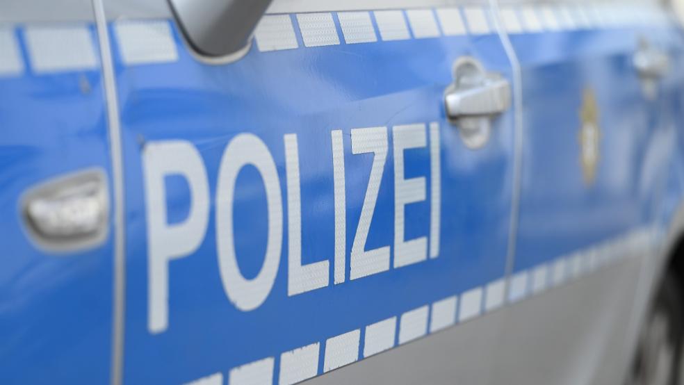 Die Polizei sucht Zeugen nach einem nächtlichen Einbruch in eine Werkstatt in Papenburg. © dpa