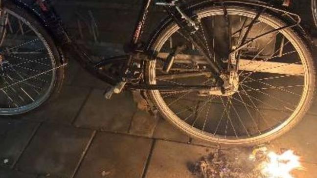 Fahrrad bei Taschenbrand beschädigt