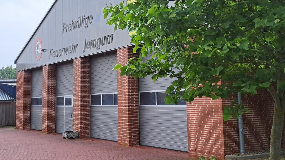 Im Feuerwehrhaus befanden sich weitere Einsatzkräfte in Bereitstellung, die nicht mehr ausrücken mussten. © Archivfoto: Szyska