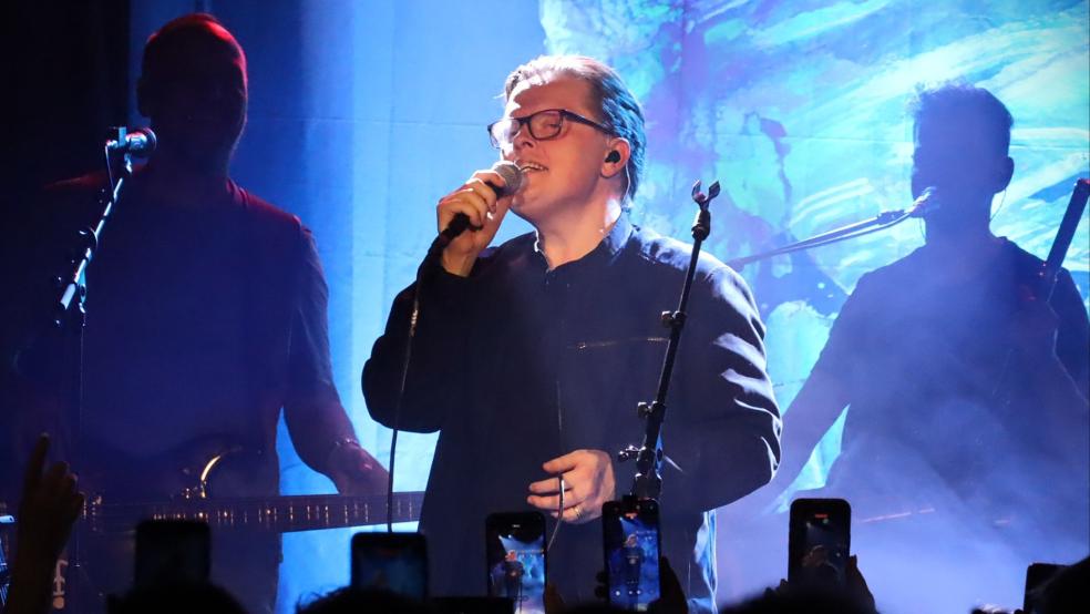 Vor ausverkauftem Saal gastierte Angelo Kelly im Zollhaus. © Ammermann