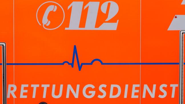 Unfall auf B 436: Rollerfahrer landet im Graben