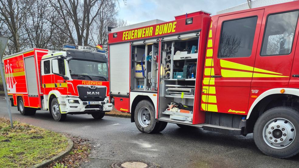 Die Feuerwehr Bunde war heute an der Grenzkontrollstelle in Bunde wegen eines Ölschadens im Einsatz. © Feuerwehr/Iwanoff