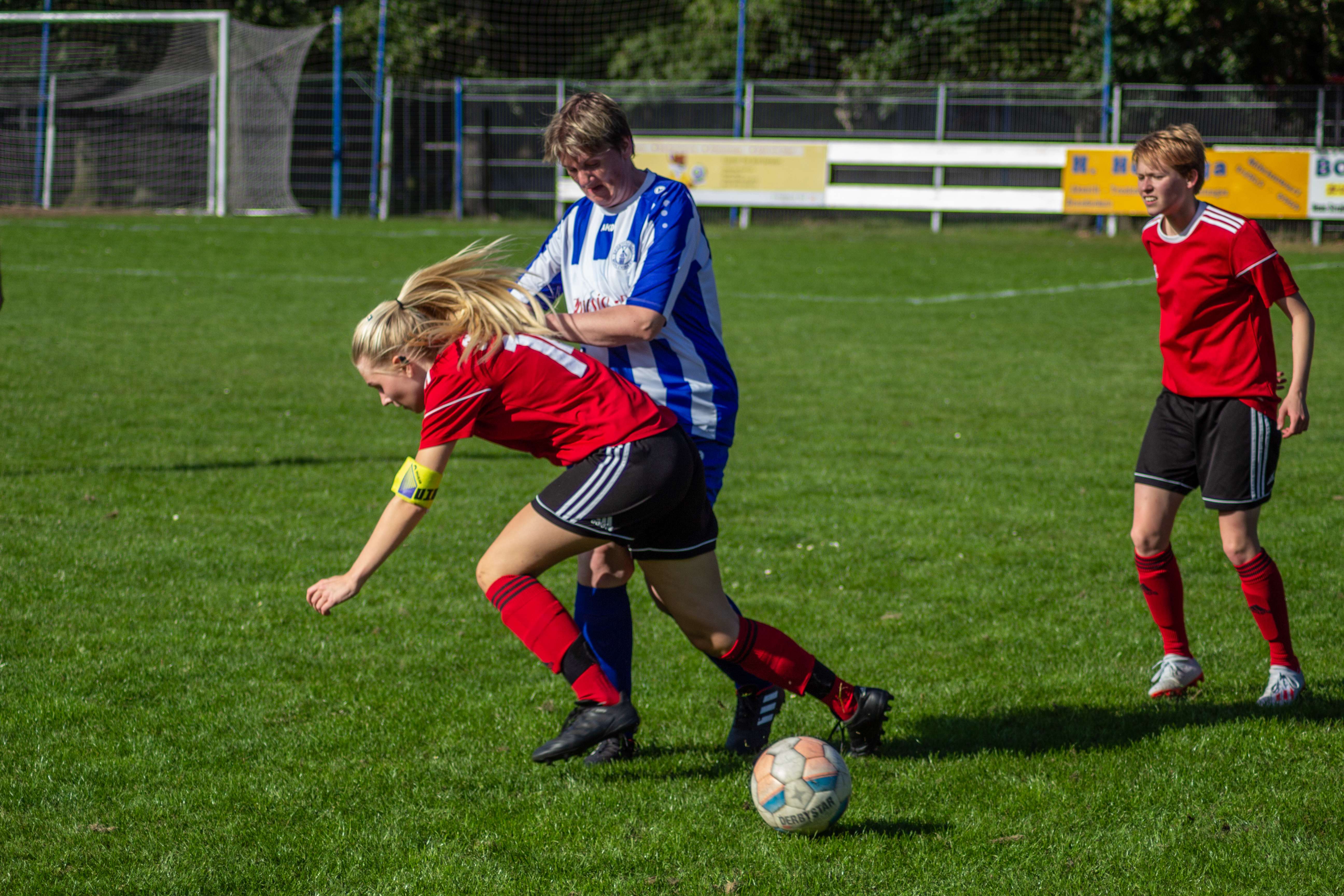 Die Möhlenwarferinnen verloren zuhause gegen die SG TiMoNo II mit 0:2. © Bruins