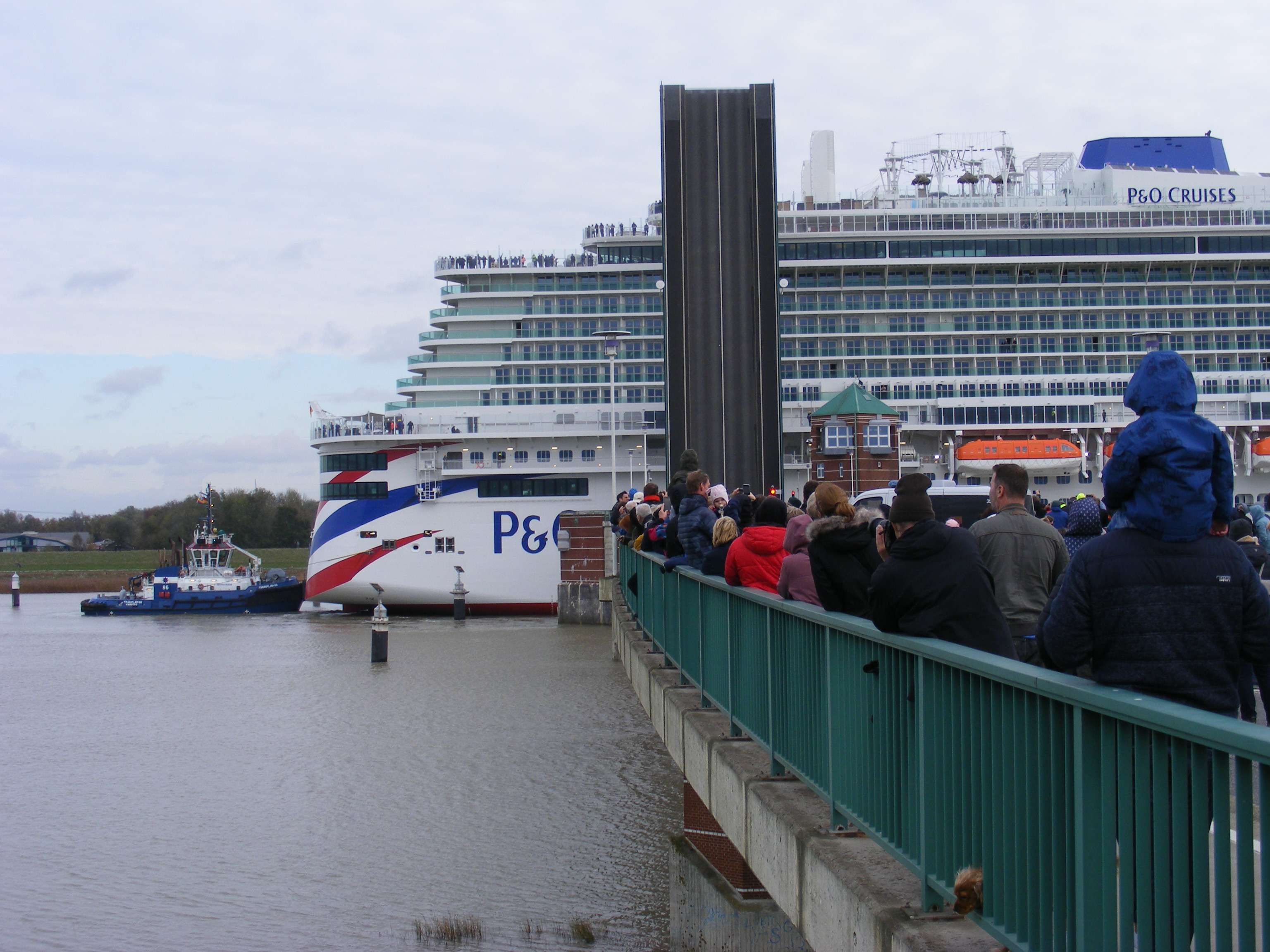 Passage der Jann-Berghaus-Brücke. © Szyska