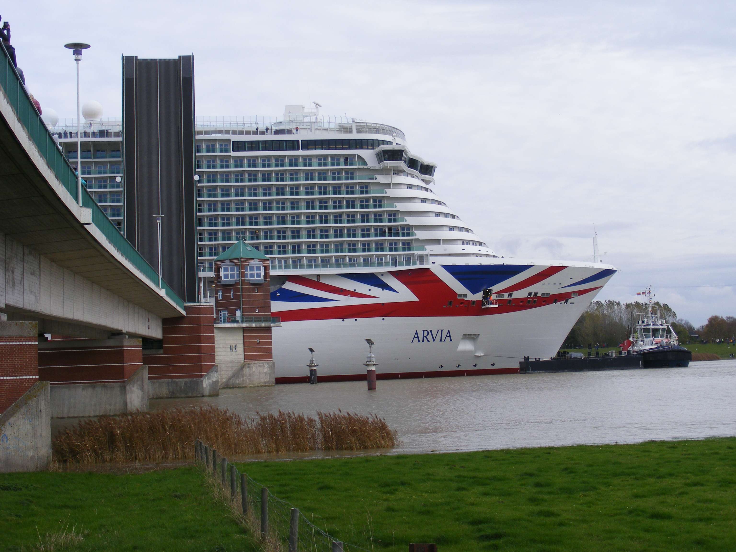 Passage der Jann-Berghaus-Brücke. © Szyska
