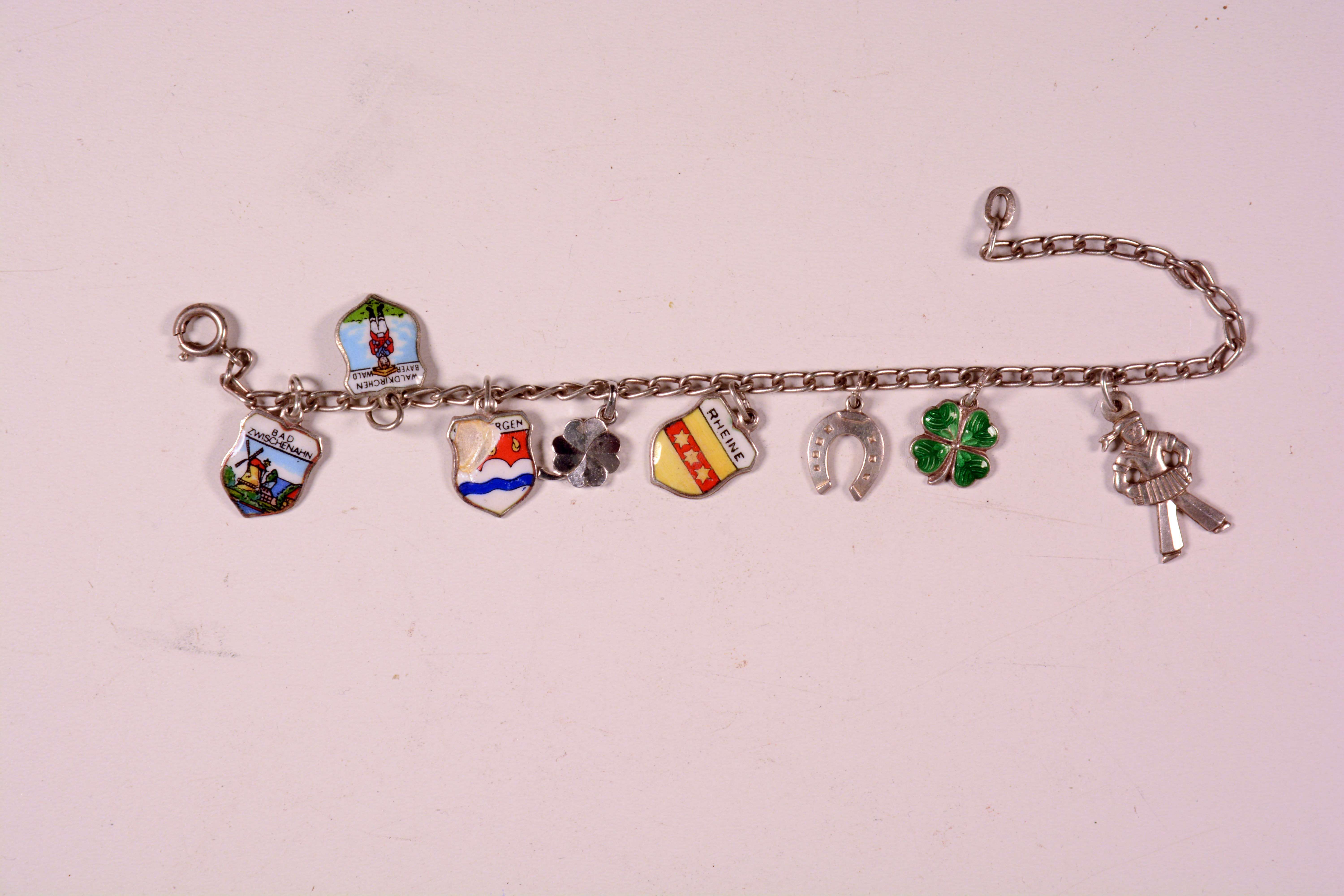 Armkette in 835er Silber mit Wappen. © Polizei