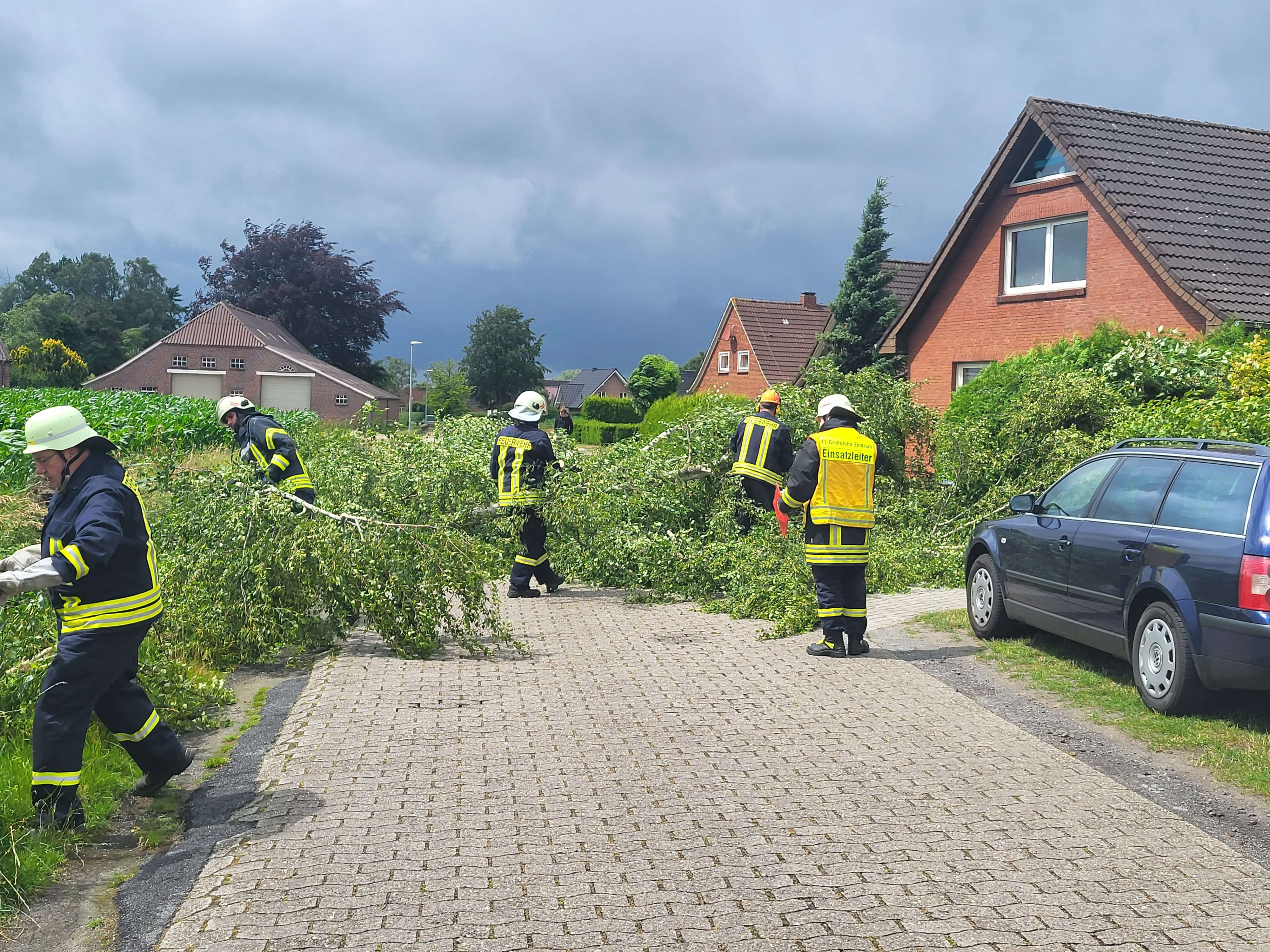 Auch in Großefehn waren die Einsatzkräfte gefragt. © Kowalzik (Feuerwehr)