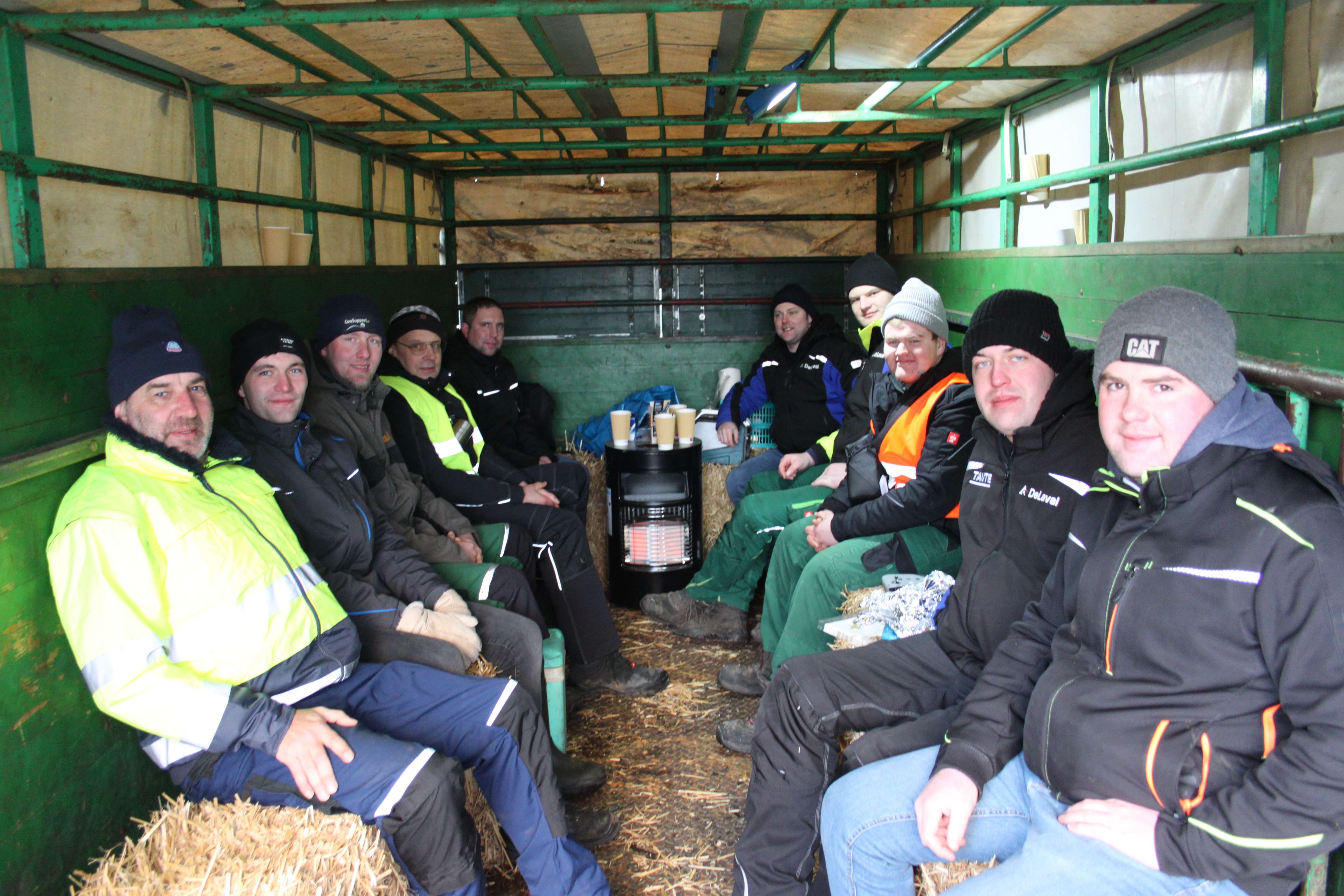 Landwirte, Lohnunternehmer, Agrartechniker: Diese Rheiderländer aus verschiedenen Berufsgruppen versammelten sich gemeinsam zum Protest. © Busemann