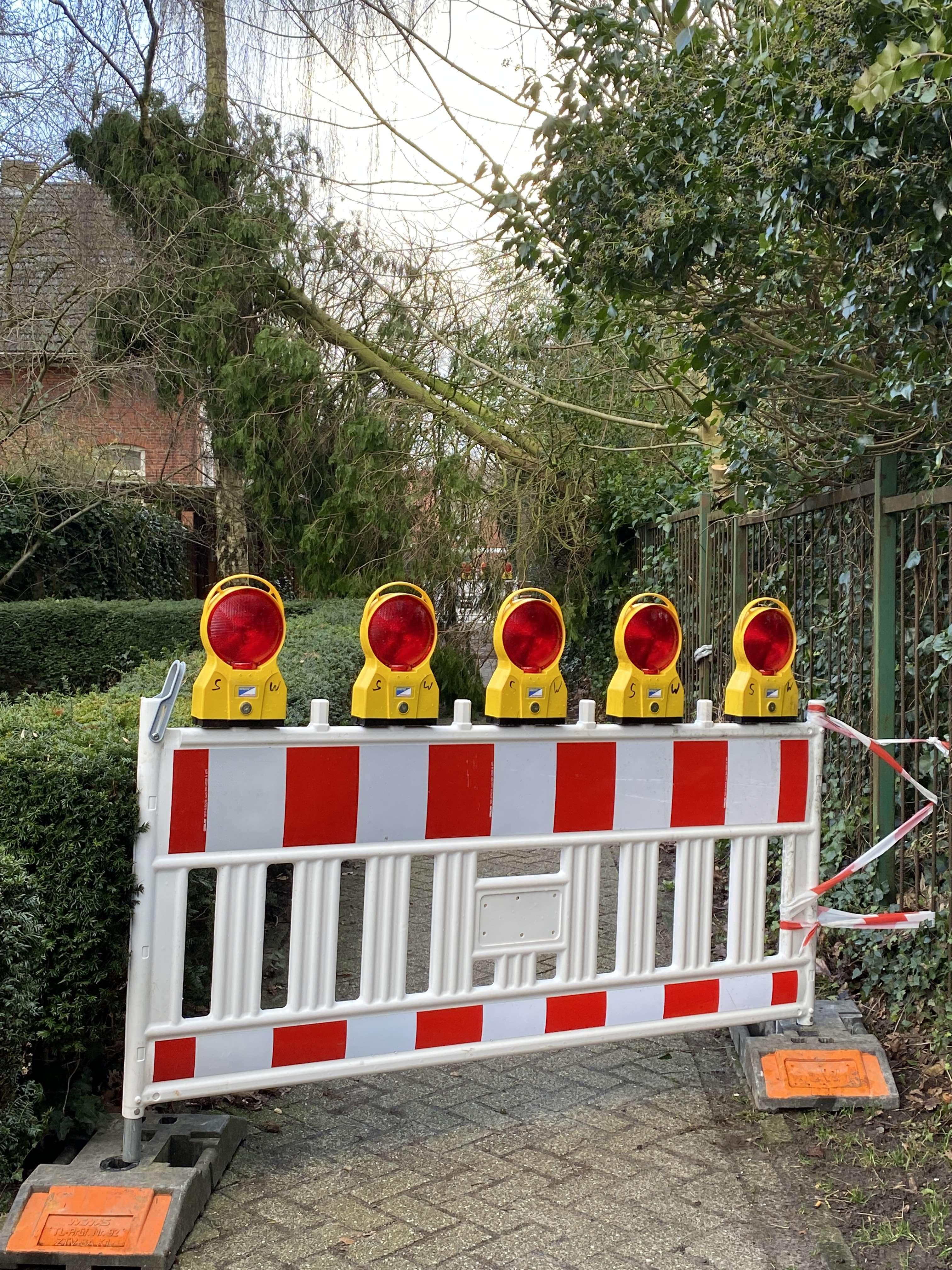 Die Schulstraße zwischen Risiusstraße und Vogelsangplatz ist vorläufig gesperrt. © Hanken