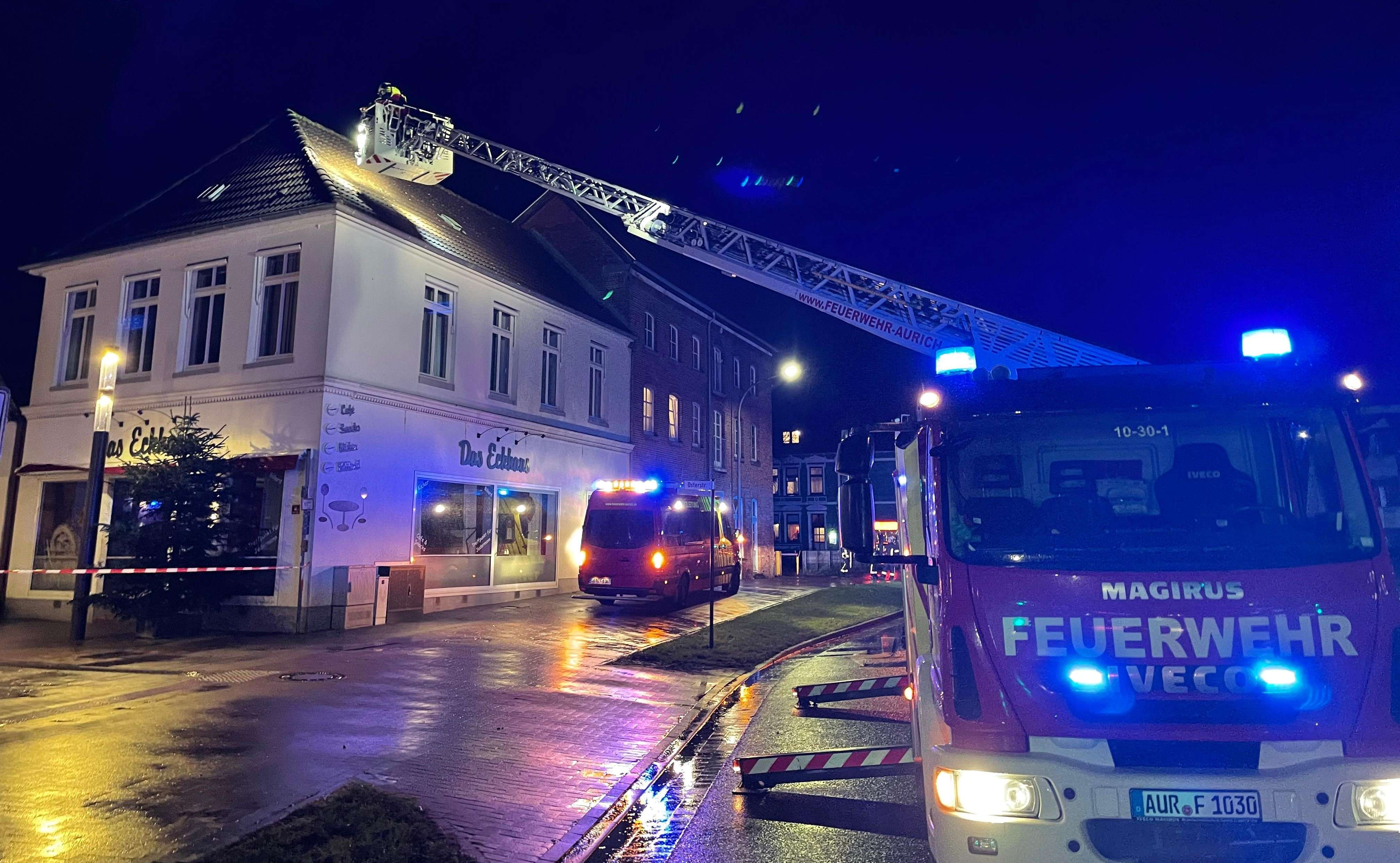 Lose Dachziegel sorgten für einen weiteren Einsatz der Feuerwehr Aurich. © Daniel Gerock